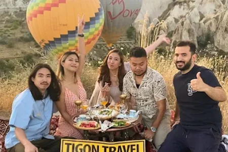 Top-Rated Sunrise Breakfast Spots in Cappadocia: Start Your Day with Magic