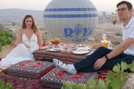 Sunrise Hot Air Balloon Views and Breakfast in Cappadocia