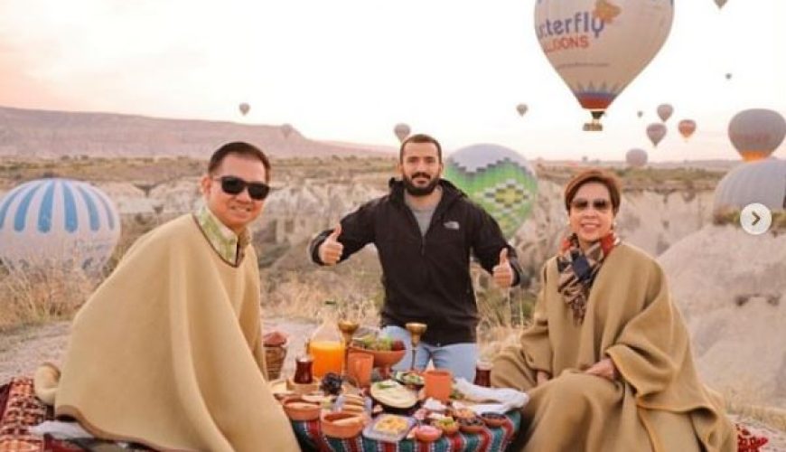 Cappadocia Breakfast with Hot Air Balloon Show: A Spectacular Morning Feast