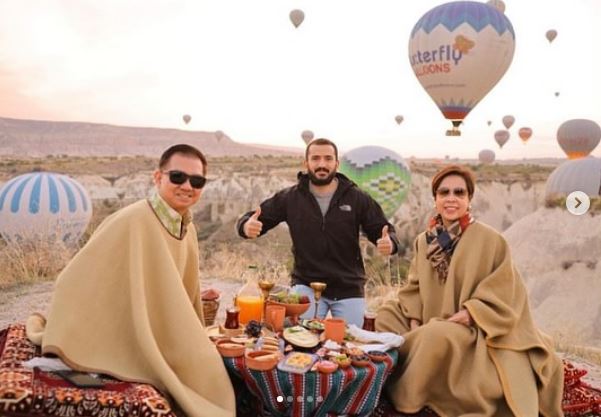 Cappadocia Breakfast with Hot Air Balloon Show: A Spectacular Morning Feast
