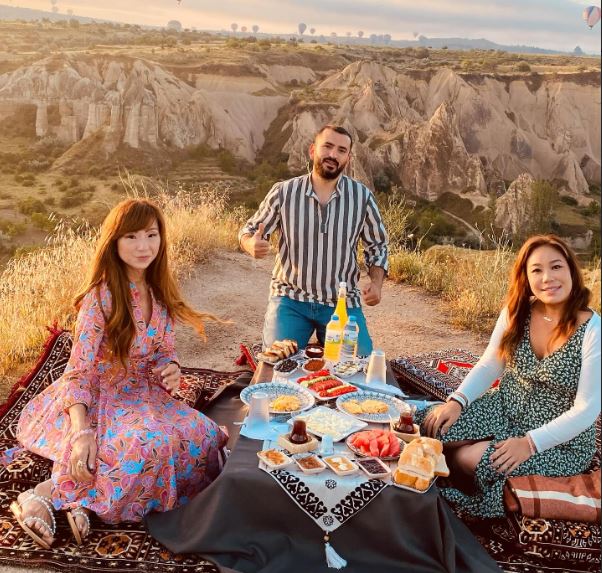 Best cafes for balloon watching Cappadocia